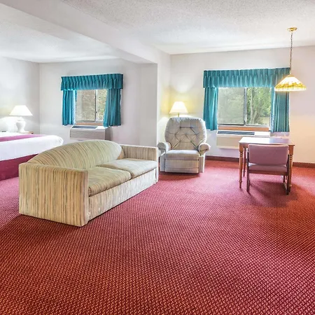 Days Inn By Wyndham Tiffin Exterior foto